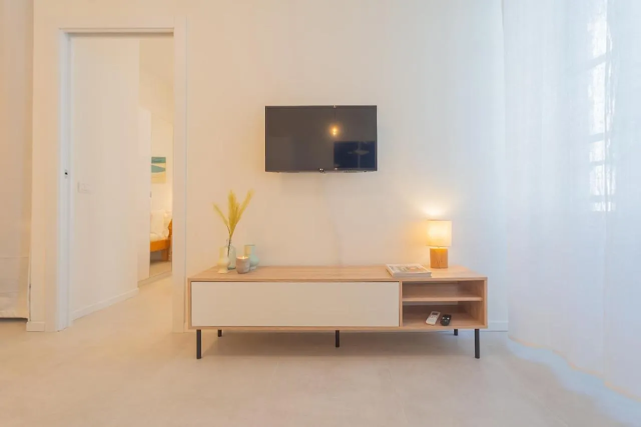Enchanted Como Lake - City Apartment 2 By Rent All Como